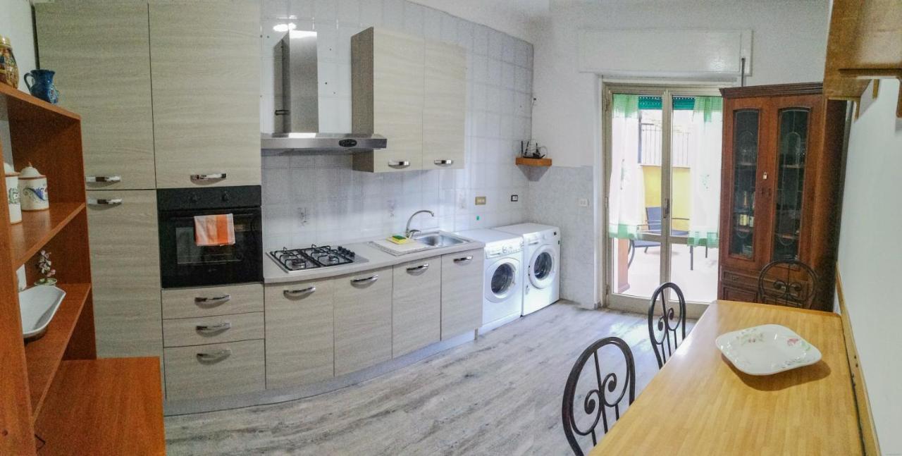 Metro Guest House เนเปิลส์ ภายนอก รูปภาพ