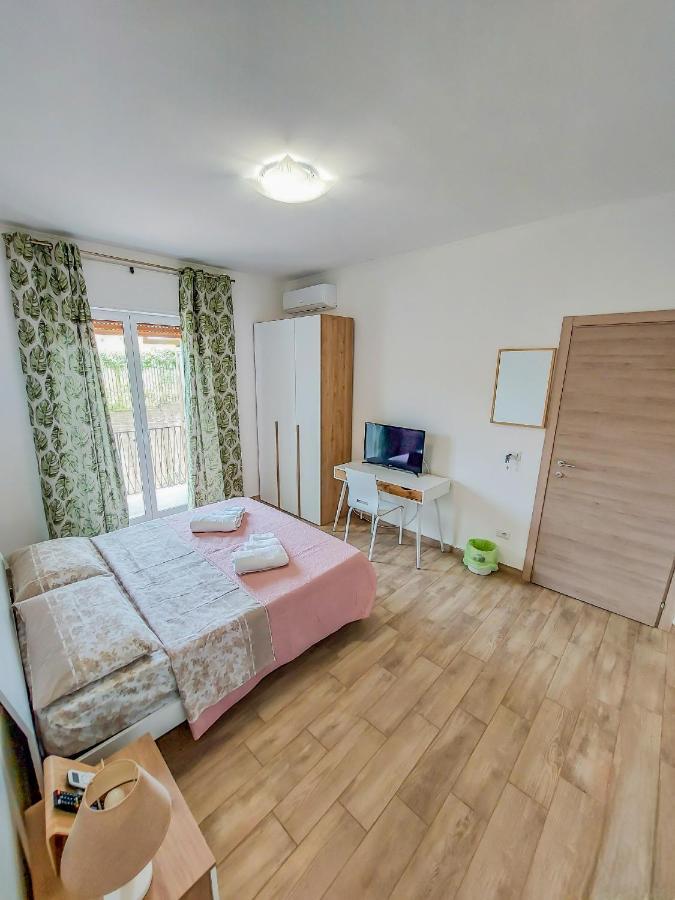 Metro Guest House เนเปิลส์ ภายนอก รูปภาพ