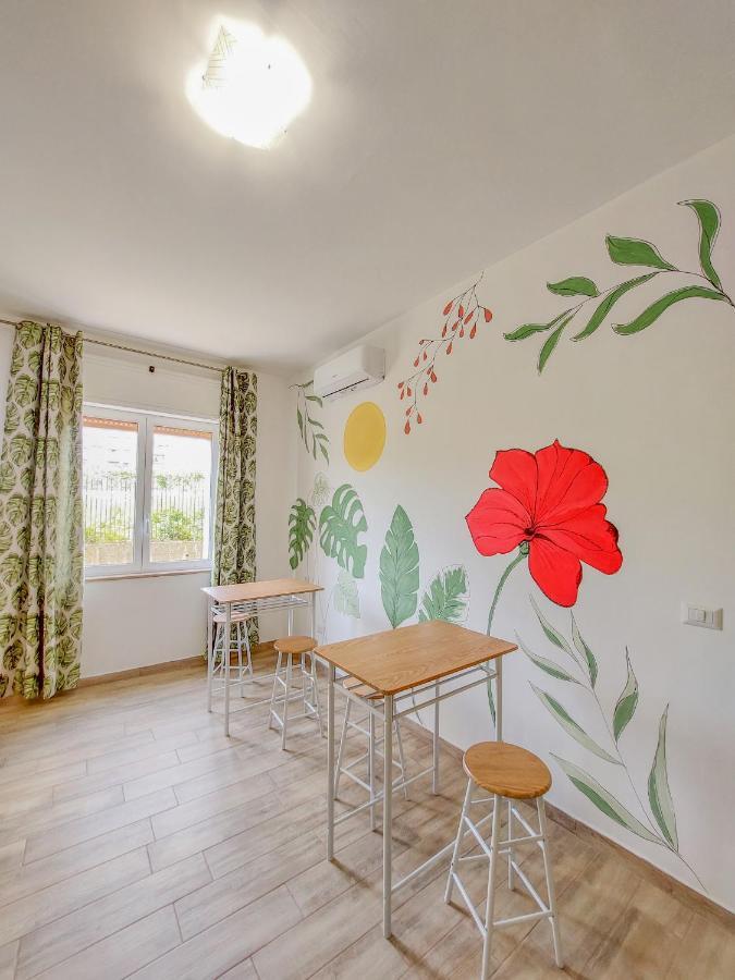 Metro Guest House เนเปิลส์ ภายนอก รูปภาพ